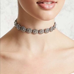 Forever 21 etched medallion chocker